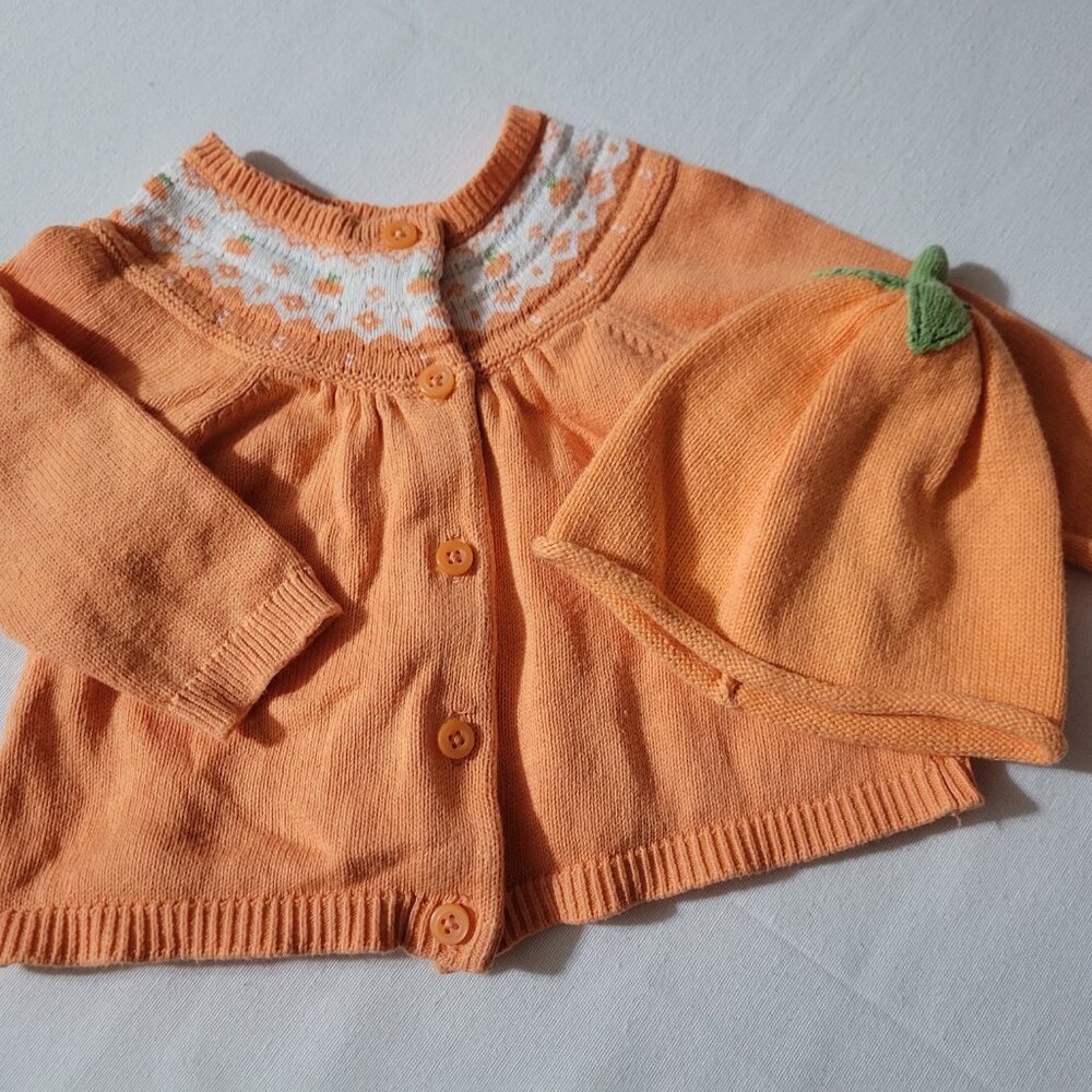 Gymboree Outlet 3-6 month sweater & 0-6 month Hat USED set.